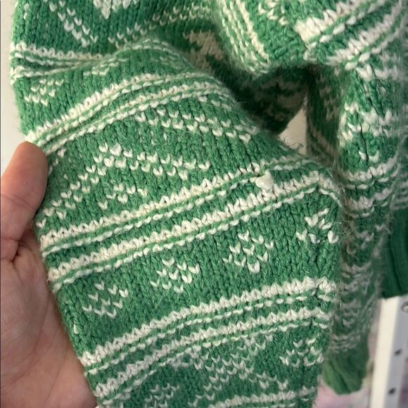 AMERICAN EAGLE fair isle small Women's Green Patterned Sweater - Picture 5 of 5